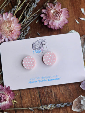 Regular WHITE HEARTS Circle Stud Earrings