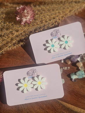 Large White Daisy (2.5cm) Stud Earrings (Assorted)