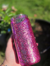 Load image into Gallery viewer, SPLATTER Colour Shift Snowglobe Tumbler