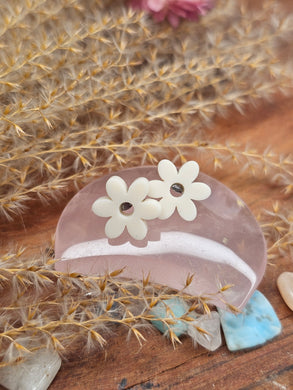 Regular Cream Flower (1.5cm) Stud Earrings