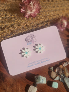 Regular White Daisy (1.5cm) Stud Earrings (Assorted)