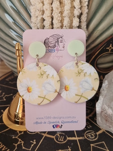 Nana Kath's Garden DAISY Dangle Earrings